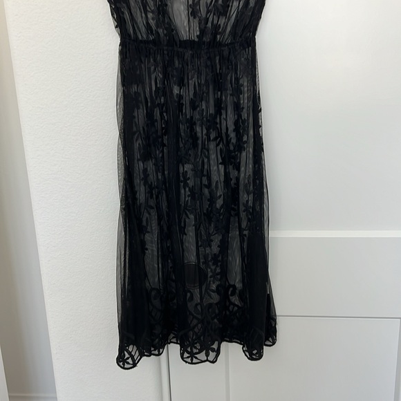 Forever 21 Black Lace Embroidered Midi Dress - Picture 3 of 9